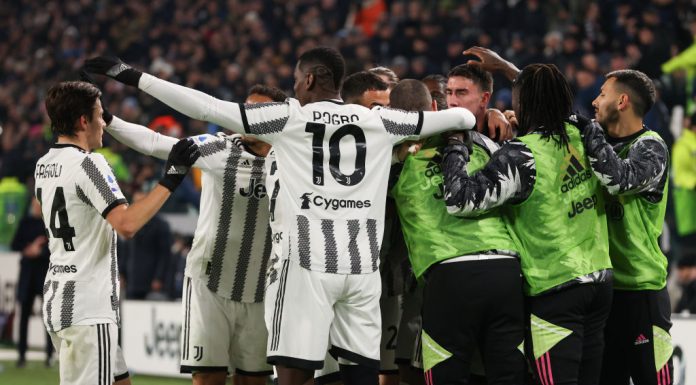 Juventus team celebrating their 4-2 victory over Torino