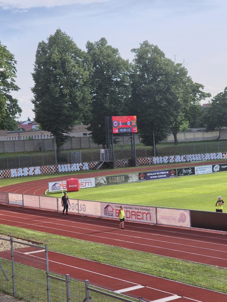 Chrobry Głogów pewnie pokonuje Odrę Opole