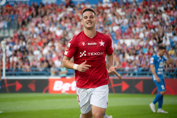 Koniec sagi z Angelem Rodado! Gwiazda Wisły zostaje przy Reymonta!