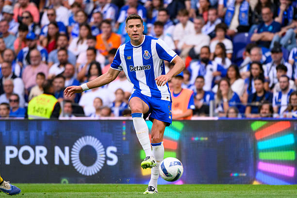 Starcie gigantów portugalskiej piłki z Polakami w rolach głównych – zapowiedź meczu Porto – Benfica