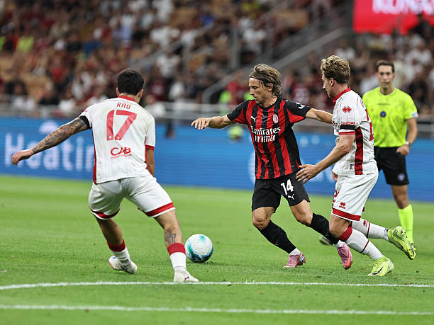 Napoli wyprzedza Milan, Inter rozbija Romę – podsumowanie świątecznej kolejki Serie A