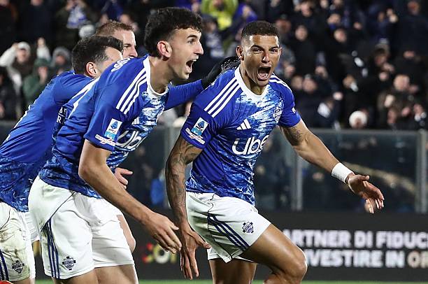 Como utrze nosa włoskim gigantom ? Jak klub z nad urokliwego jeziora staje się piłkarską potęgą ?