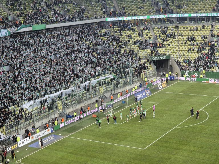 Lechia Gdańsk nie dała rady. Legia Warszawa marzy o pucharach! [PODSUMOWANIE]