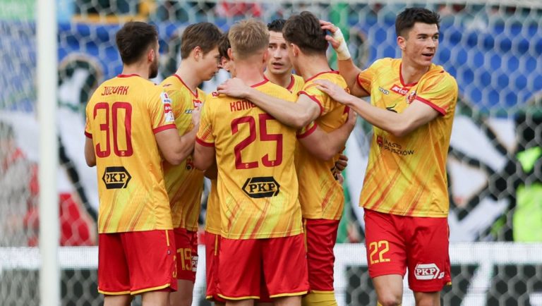 Piłkarskie szachy w Pruszkowie czyli podsumowanie meczu Pogoń Grodzisk Mazowiecki- GKS Tychy