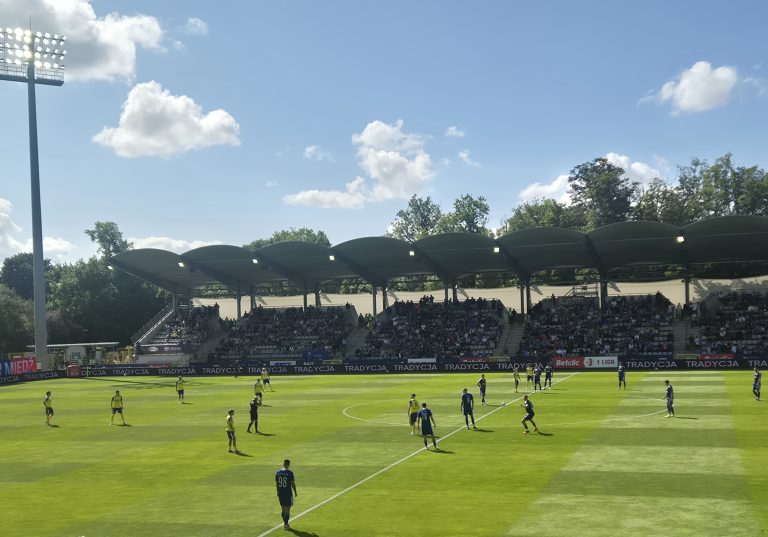 Miedź Legnica przełamała domową niemoc. Antonik bohaterem! [PODSUMOWANIE]