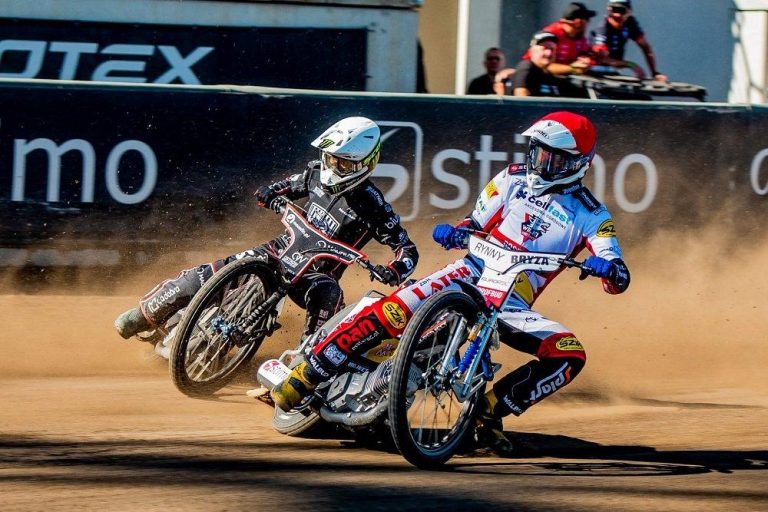 Wilki Krosno utrzymują się w Metalkas 2.Ekstralidze! Wielkie emocje w Ostrowie.