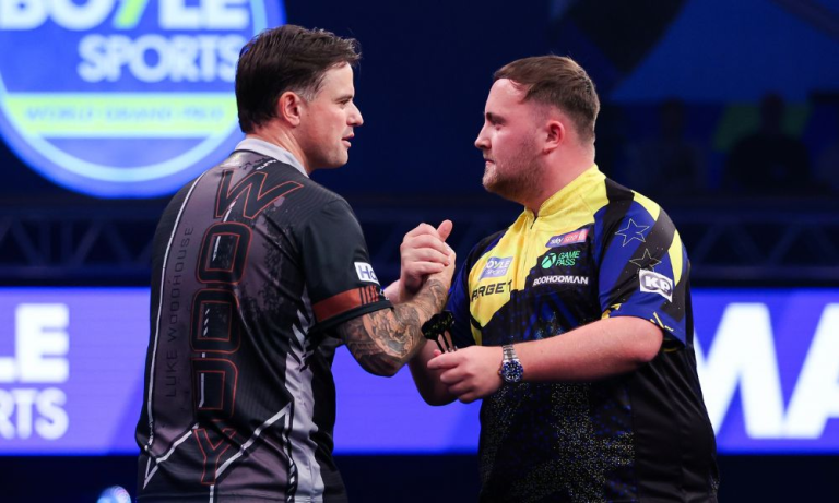 Sensacje w World Grand Prix! Littler i van Gerwen odpadają, Polacy również poza turniejem [PODSUMOWANIE]